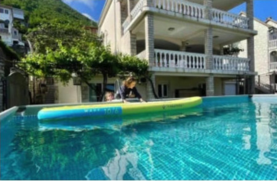 Kuća 350 m² sa 5 stanova blizu mora – Bijela, Herceg Novi