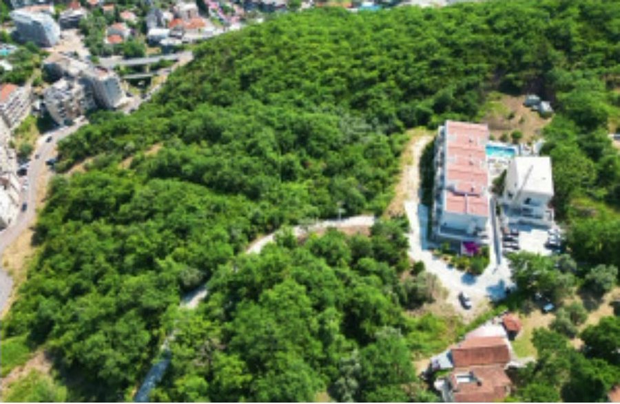 Plac 735 m² sa pogledom na Sveti Stefan