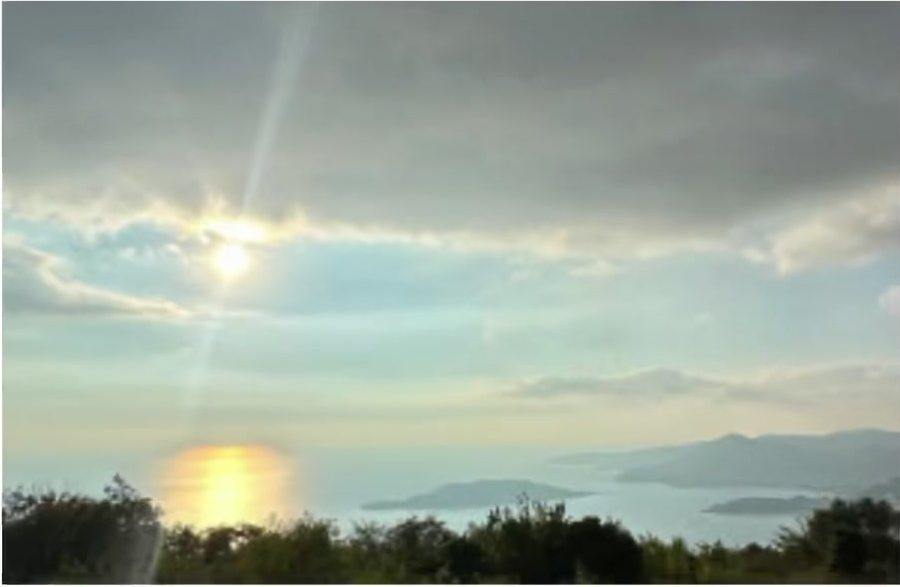 Grundstück mit Ruinen und Meerblick – Sveti Stefan